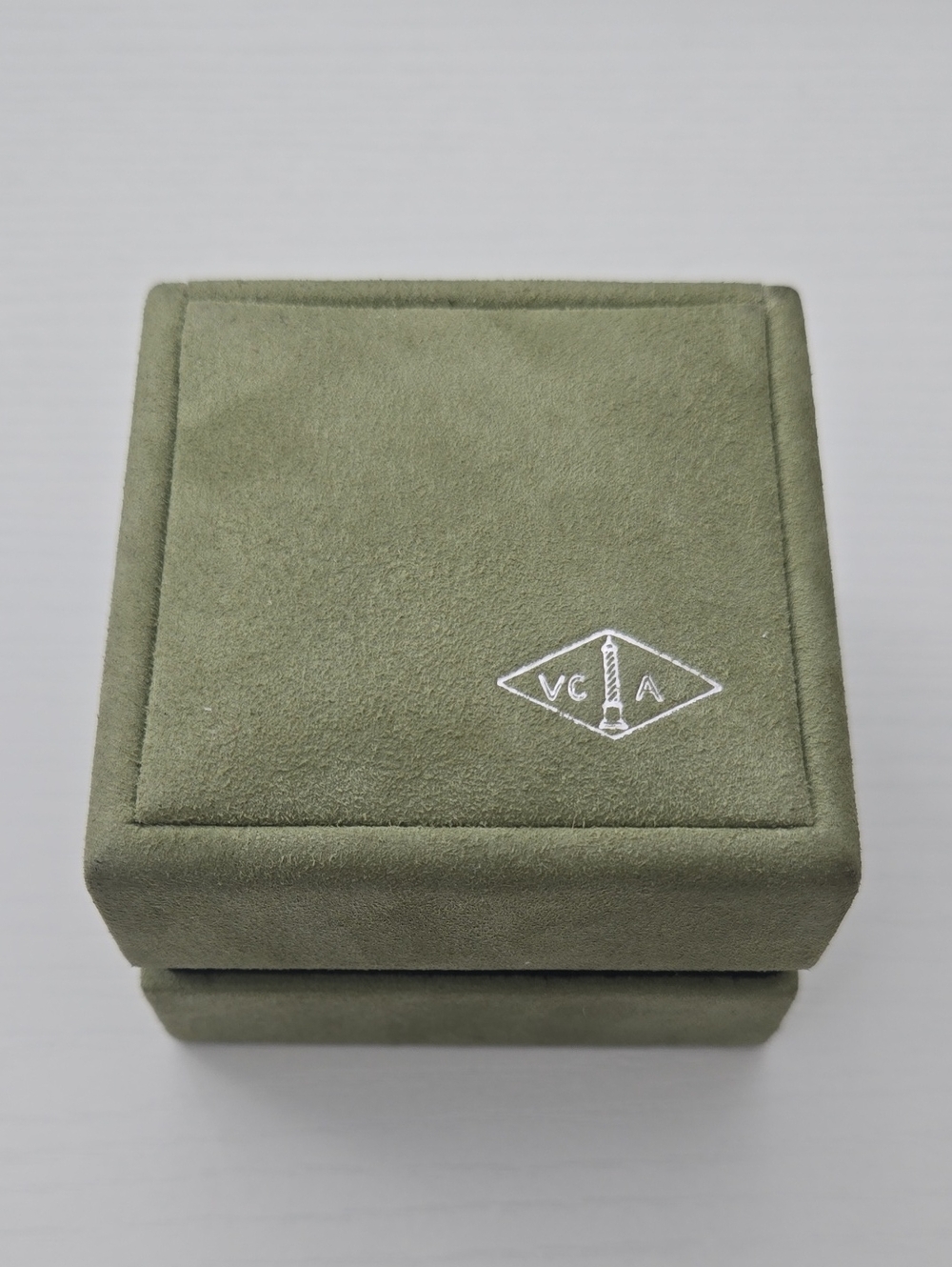 Van Cleef & Arpels Empty Ring Box